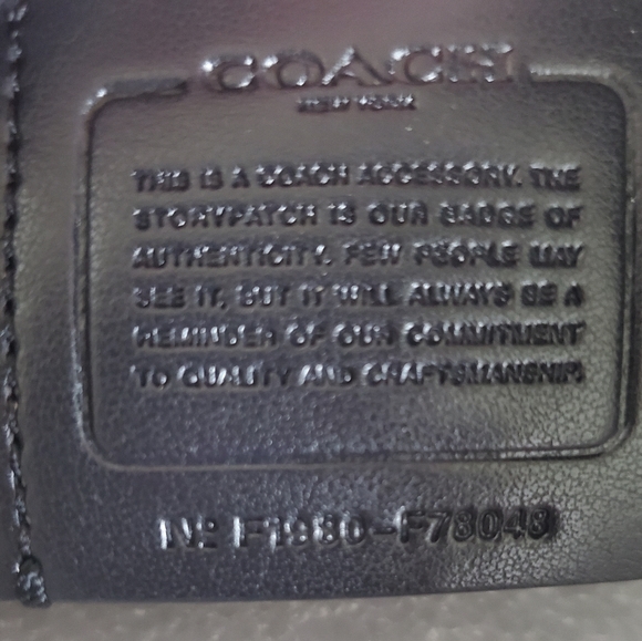 Coach Large Wristlet with Chelsea Champlain Animation - Picture 5 of 5